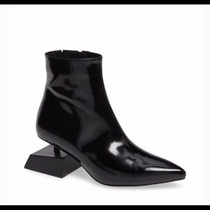 Jeffrey Campbell Anatomic 7.5 black ankle boots
